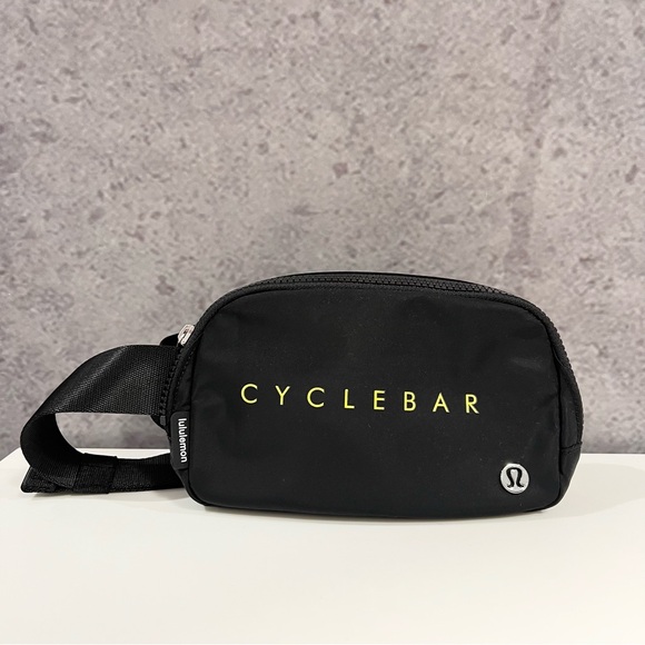 Lululemon Everywhere Belt Bag - Black - Picture 1 of 1